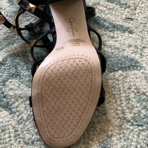 Heeled sandal - Picture 4 of 5